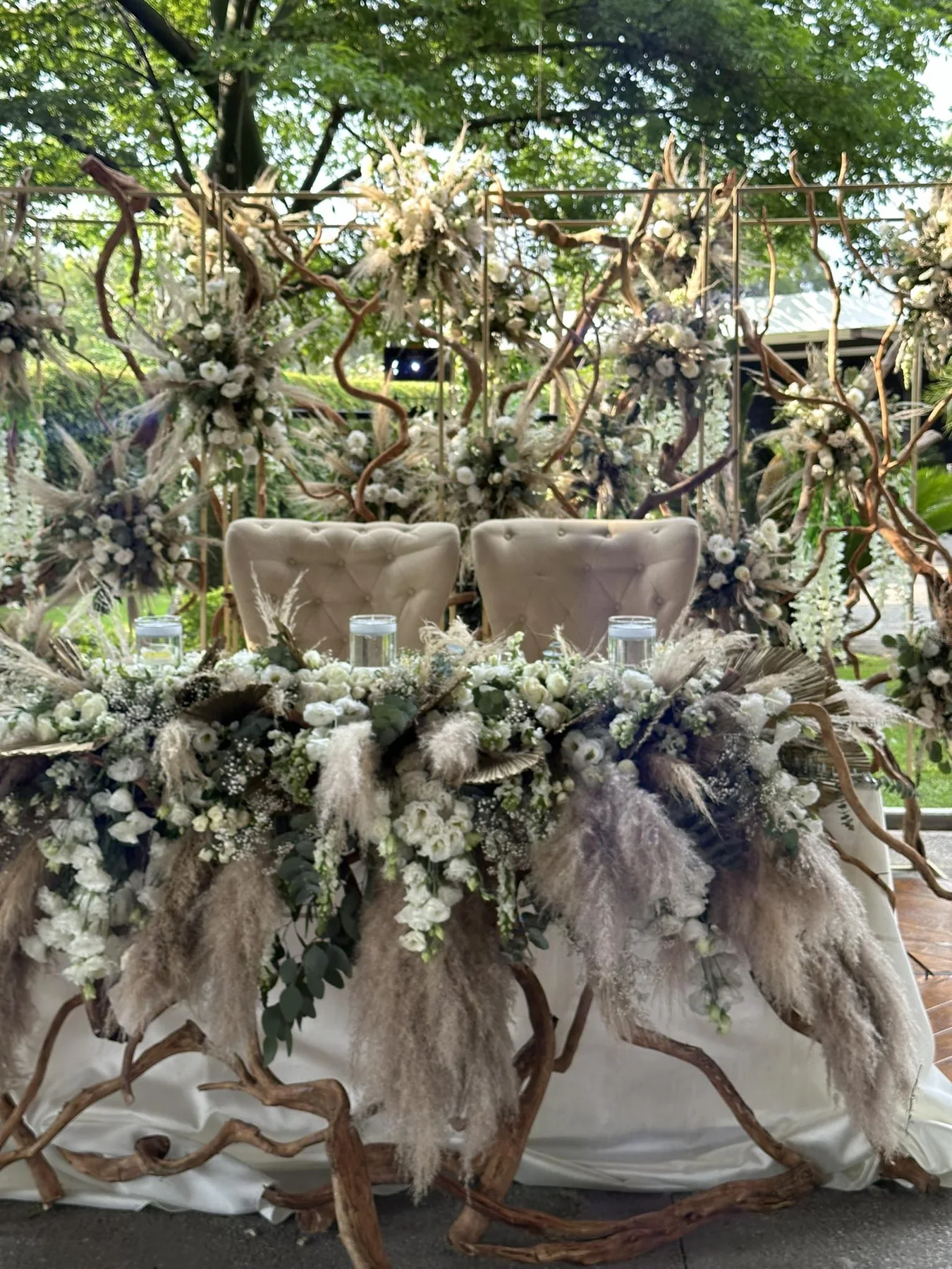 Mesa de novios con diseño orgánico